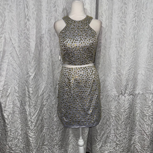 SHERRI HILL two piece set silver with green bold rhinestones size 4 halter top - Picture 1 of 15